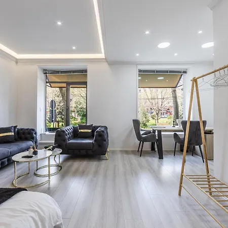Comfy Spot For 2 With Wi-fi By Pikhost Tirana